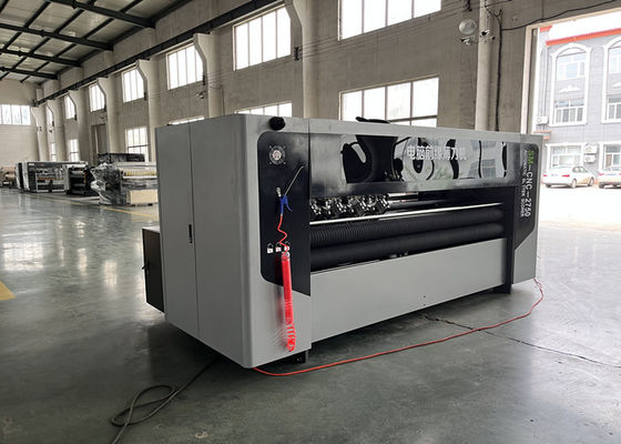 Machine voor het maken van golvende dozen met dunne lemmen en met loodkantvoeder